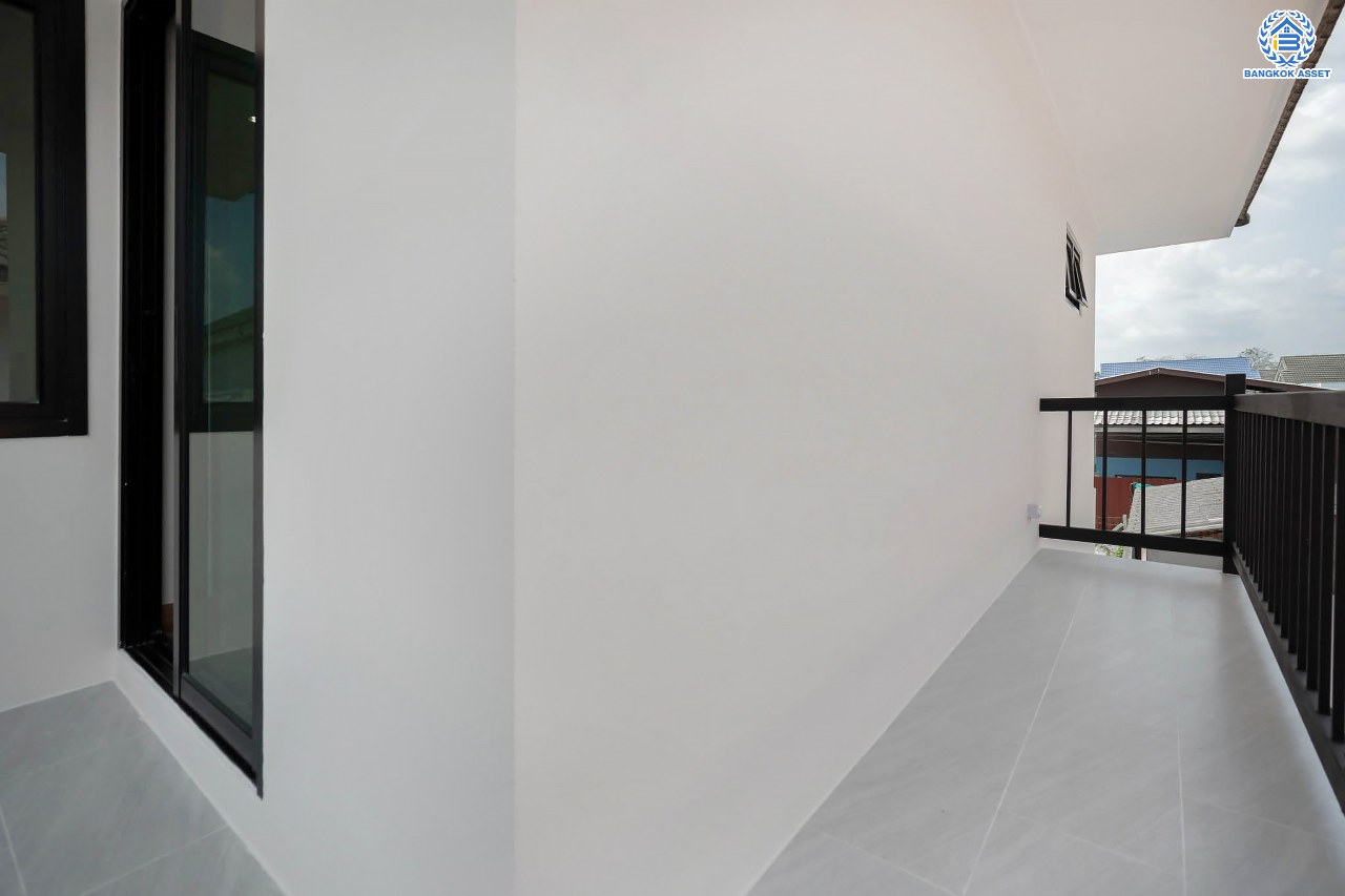 บ้านมือสองตกแต่งใหม่ โครงการ มณธานี บางแค หลังมุม ดีไซน์หรูหรา เนื้อที่ 66.6 ตร.ว. ฟังก์ชัน 3 ห้องนอน 3 ห้องน้ำ จอดรถได้ 2 คัน บนทำเลเดินทางสะดวก เชื่อมต่อหลายเส้นทาง ใกล้เดอะมอลล์บางแค ทางด่วน "กาญจนาภิเษก" และรถไฟฟ้า "สถานีหลักสอง"